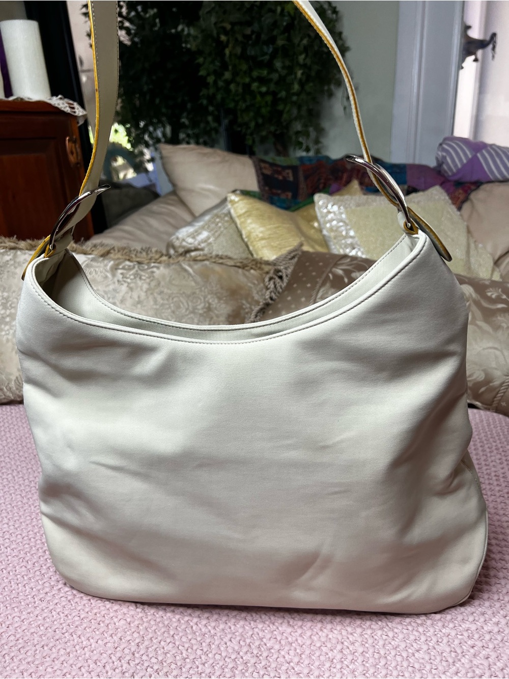 Salvatore Ferragamo Vara/Vala Ivory Canvas Hobo Shoulder Bag AU-21 8194 - Picture 6 of 12